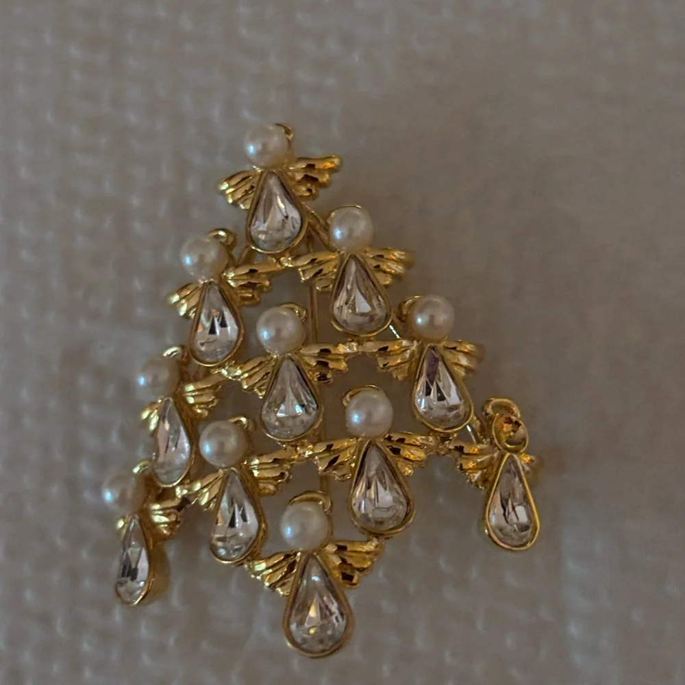 Vintage Signed BW Butler & Wilson Elegant Gold Angel ChristmasTree Pearl Brooch